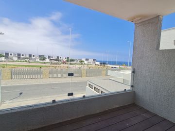 Casa en Sector Costa Laguna Condominio Cejar