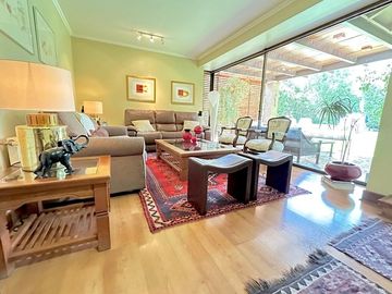 Propiedad Amplia En Chamisero, Condominio Consolidado