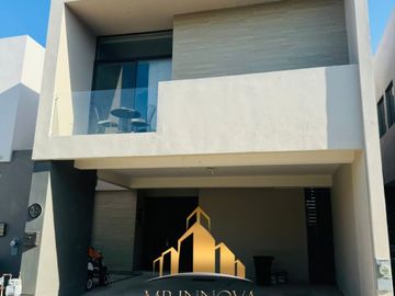 CASA EN VENTA EN EXCELENTE UBICACION