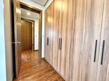 Brand new Modern 5 Bedrooms House with Elevator for sale in Bf Homes