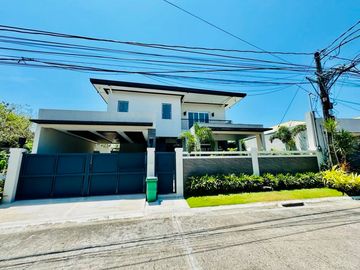 Contemporary design with 4 bedrooms House for sale in Bf Homes