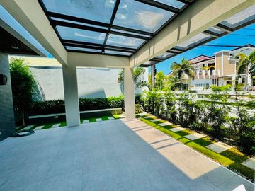 Contemporary design with 4 bedrooms House for sale in Bf Homes