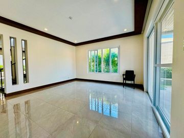 Contemporary design with 4 bedrooms House for sale in Bf Homes
