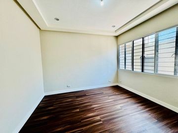 Contemporary design with 4 bedrooms House for sale in Bf Homes