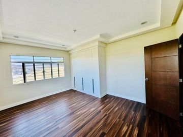 Contemporary design with 4 bedrooms House for sale in Bf Homes