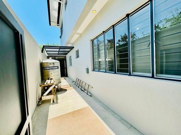 Contemporary design with 4 bedrooms House for sale in Bf Homes
