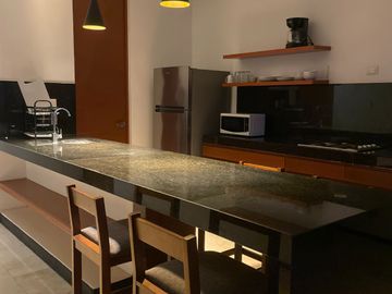 DEPARTAMENTO EN RENTA ENMONTES DE AMÉ TOTALMENTE AMUEBLADO