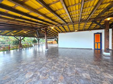 VILLA CON PISCINA, FINCA EN ARRIENDO CON ALIMENTACIÓN, PISCINA, SALÓN EJE CAFETERO, PEREIRA