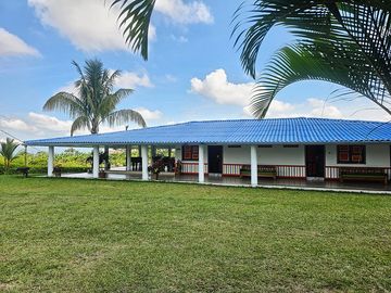 VILLA CON PISCINA, FINCA EN ARRIENDO CON ALIMENTACIÓN, PISCINA, SALÓN EJE CAFETERO, PEREIRA