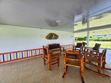 VILLA CON PISCINA, FINCA EN ARRIENDO CON ALIMENTACIÓN, PISCINA, SALÓN EJE CAFETERO, PEREIRA