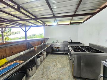 VILLA CON PISCINA, FINCA EN ARRIENDO CON ALIMENTACIÓN, PISCINA, SALÓN EJE CAFETERO, PEREIRA
