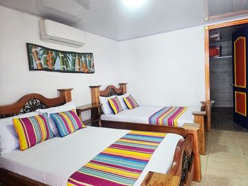 VILLA CON PISCINA, FINCA EN ARRIENDO CON ALIMENTACIÓN, PISCINA, SALÓN EJE CAFETERO, PEREIRA