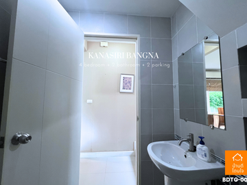 Urgent sale, luxury house, Kanasiri Bangna (79.01 sq m), 4 bedrooms, corner house, near ABAC Bangna