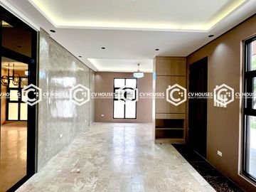 Lovely 5 Bedrooms Bungalow House & Lot for Sale with Basement!