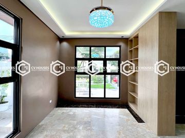 Lovely 5 Bedrooms Bungalow House & Lot for Sale with Basement!