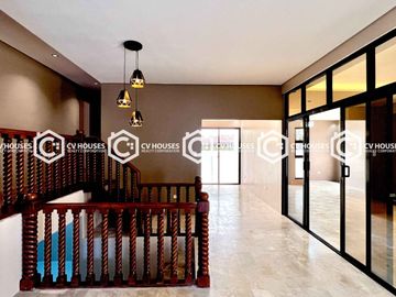 Lovely 5 Bedrooms Bungalow House & Lot for Sale with Basement!