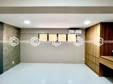 Lovely 5 Bedrooms Bungalow House & Lot for Sale with Basement!