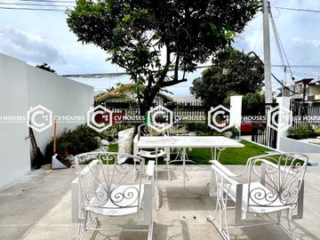 Lovely 5 Bedrooms Bungalow House & Lot for Sale with Basement!