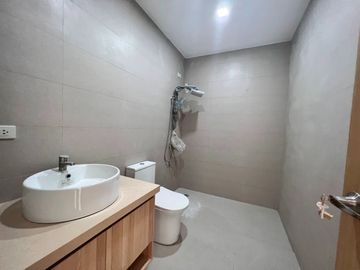 BRAND NEW HOUSE AND LOT IN TALON SINGKO ALONG MARCOS ALVAREZ