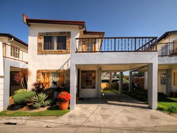 4Bedroom House and lot  Oakwood Single Attached