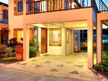 4Bedroom House and lot  Oakwood Single Attached