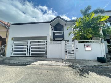 Modern well maintained Two storey House for sale in Bf Homes Paranaque