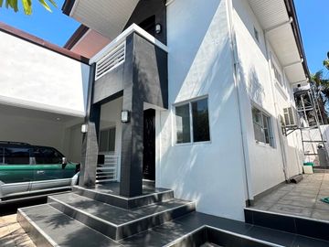 Modern well maintained Two storey House for sale in Bf Homes Paranaque