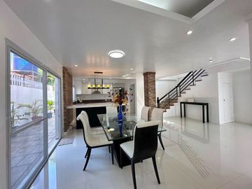 Modern well maintained Two storey House for sale in Bf Homes Paranaque