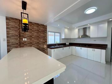 Modern well maintained Two storey House for sale in Bf Homes Paranaque