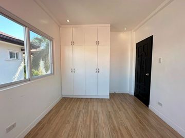 Modern well maintained Two storey House for sale in Bf Homes Paranaque