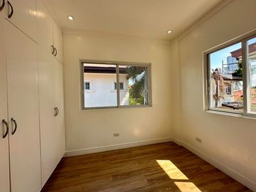 Modern well maintained Two storey House for sale in Bf Homes Paranaque