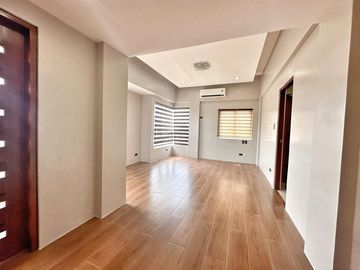 3 Level Well Maintain House for sale in Bf Homes