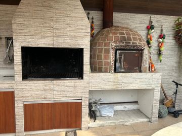 Vendo casa totalmente amoblada de 5 dormitorios en Ceibos Norte