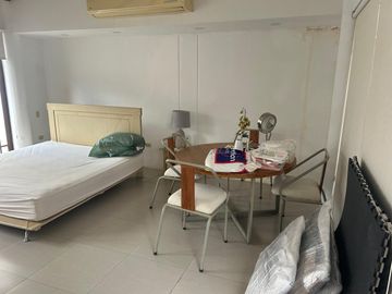 Vendo casa totalmente amoblada de 5 dormitorios en Ceibos Norte