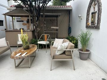 Vendo casa totalmente amoblada de 5 dormitorios en Ceibos Norte