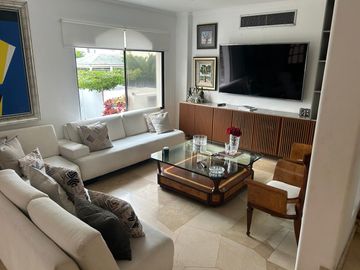 Vendo casa totalmente amoblada de 5 dormitorios en Ceibos Norte