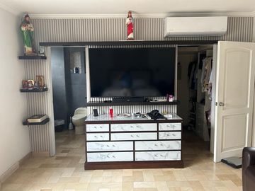 Vendo casa totalmente amoblada de 5 dormitorios en Ceibos Norte