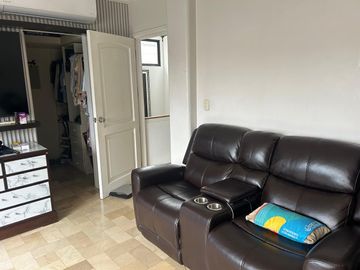 Vendo casa totalmente amoblada de 5 dormitorios en Ceibos Norte