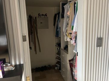 Vendo casa totalmente amoblada de 5 dormitorios en Ceibos Norte