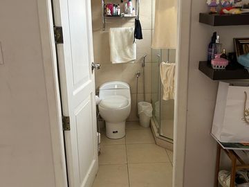 Vendo casa totalmente amoblada de 5 dormitorios en Ceibos Norte