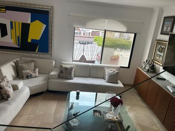 Vendo casa totalmente amoblada de 5 dormitorios en Ceibos Norte