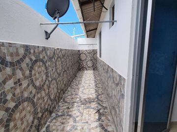 Vendo casa amoblada en Tonsupa, en conjunto residencial Meditarránea, de 3 dormitorios