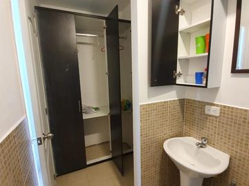 Vendo casa amoblada en Tonsupa, en conjunto residencial Meditarránea, de 3 dormitorios