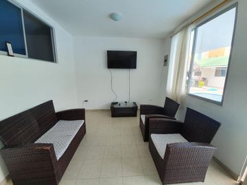 Vendo casa amoblada en Tonsupa, en conjunto residencial Meditarránea, de 3 dormitorios