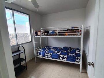 Vendo casa amoblada en Tonsupa, en conjunto residencial Meditarránea, de 3 dormitorios