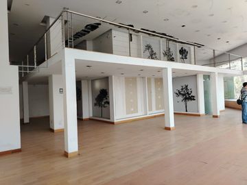 Surco Av. Primavera Cuadra 11 en venta local, terreno, proyecto Inm, casa, oficinas
