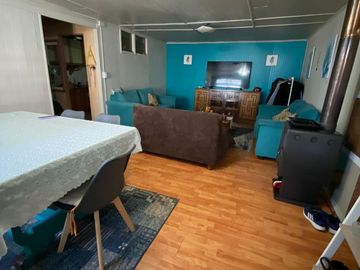 Se venden Dos  Casas en mismo terreno a una cuadra del Supermercado Lider, por Av. Pedro Montt, Valdivia.