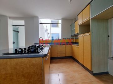 🌳Casa De Dos Pisos En Alquiler En La Urb. Villa Del Norte Chiclayo🔥(T. ENEQUE)