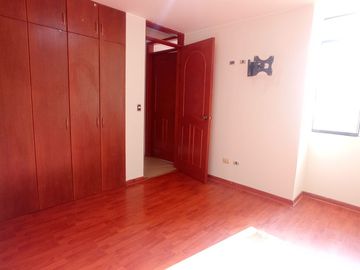 VENDO DPTO EN JESUS MARIA 106 M2 3 DORMITORIOS,2 BAÑOS Y COCHERA
