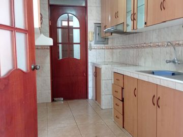 VENDO DPTO EN JESUS MARIA 106 M2 3 DORMITORIOS,2 BAÑOS Y COCHERA